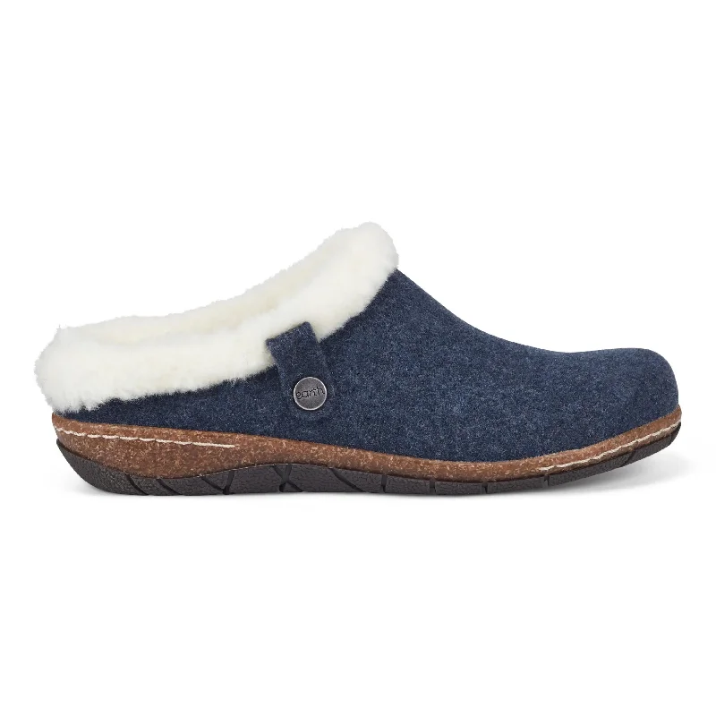 Elena Cold Weather Round Toe Casual Slip-on Clogs