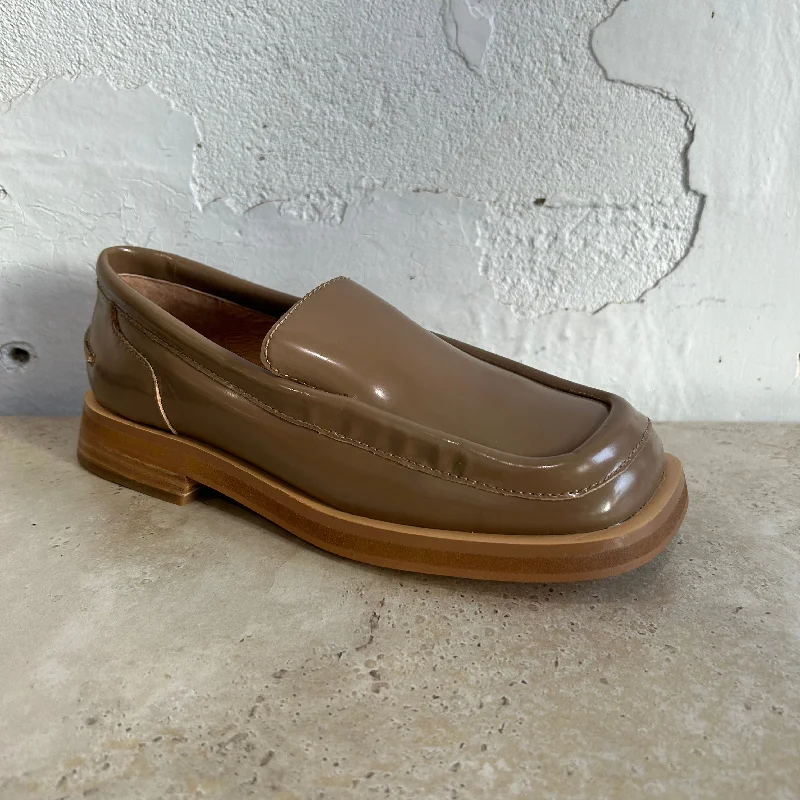 Mollini Penelopy Coffee Leather Loafers