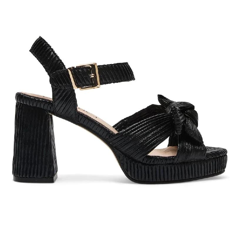 Sherbet Heel in Black Pleat