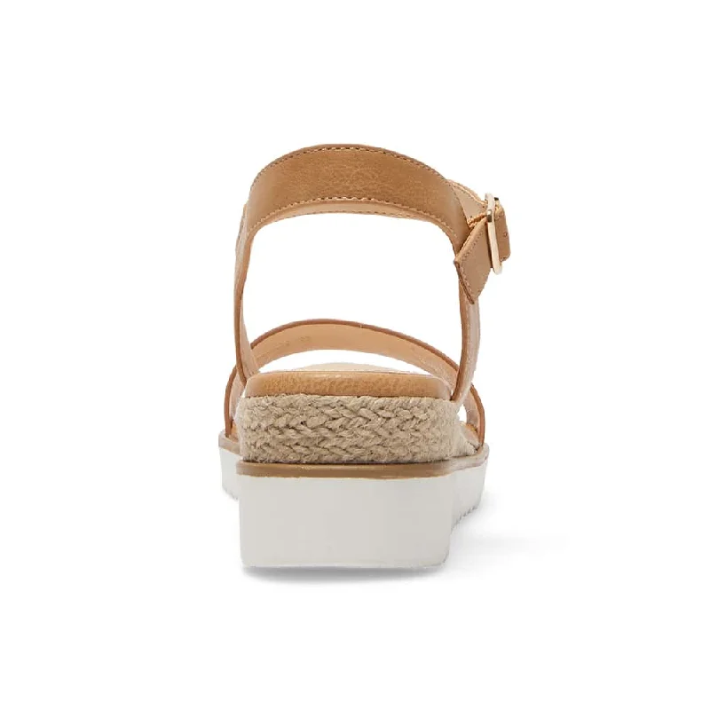 Verona Wedge in Camel Smooth